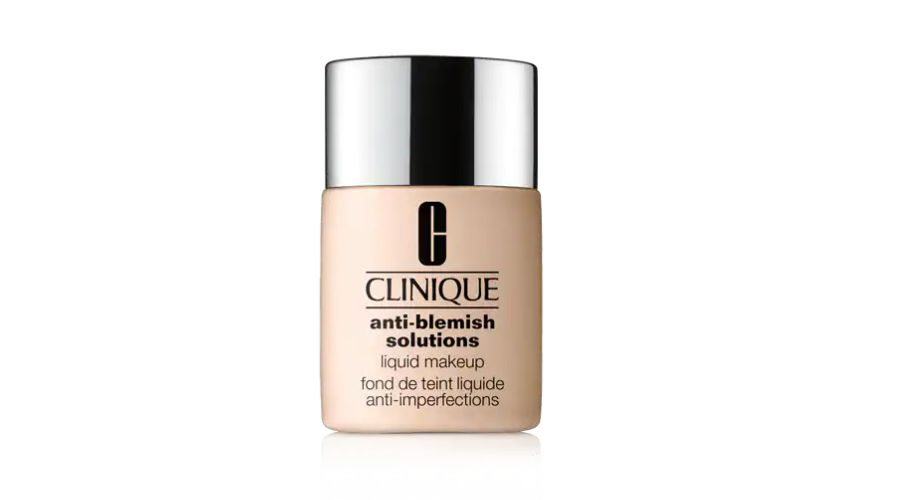 ? This one from Clinique doesn't have any oil in it, and it has salicylic acid in it, which treats acne and keeps it from coming back. It also doesn't have any parabens, phthalates, or scents.