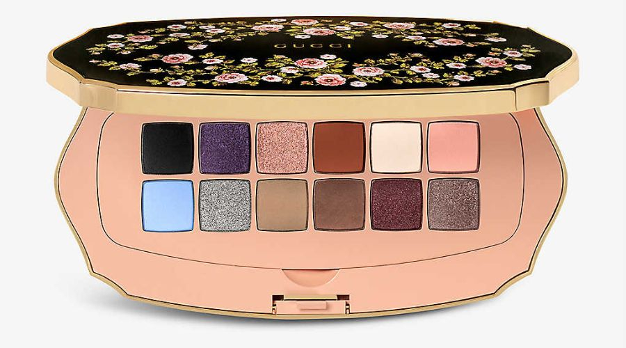 This Gucci Beauté Des Yeux Floral Eyeshadow Palette can be used as both an eyeshadow palette and a beautiful piece of vanity decor. 