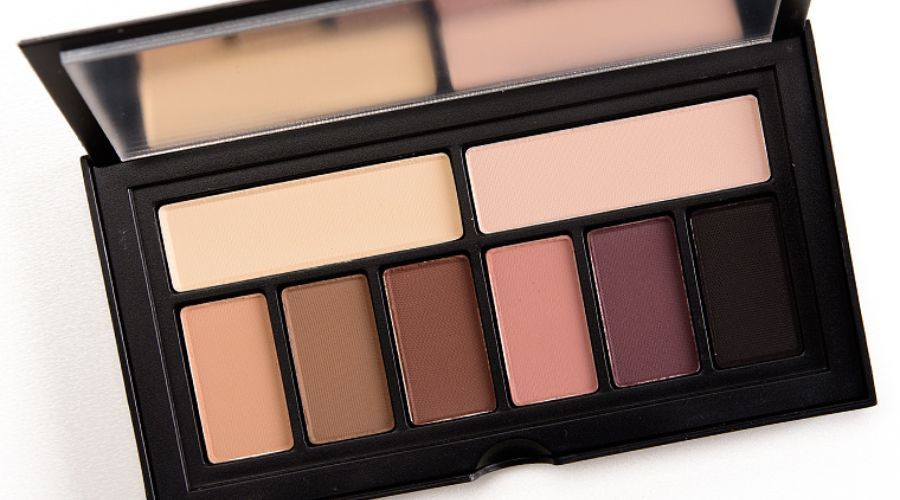 Smashbox Cover Shot Eye Shadow Palette comes with two different double-sized base shades