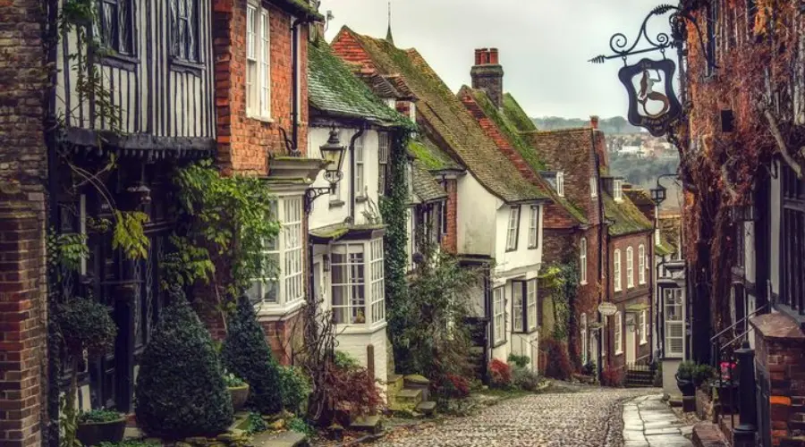 one of England’s most attractive and Instagrammable places to visit in UK.