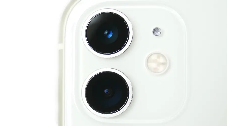 Apple iPhone 11 White camera