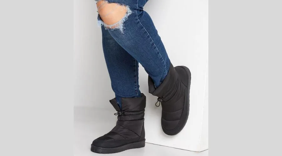 Black Padded Snow Boots 