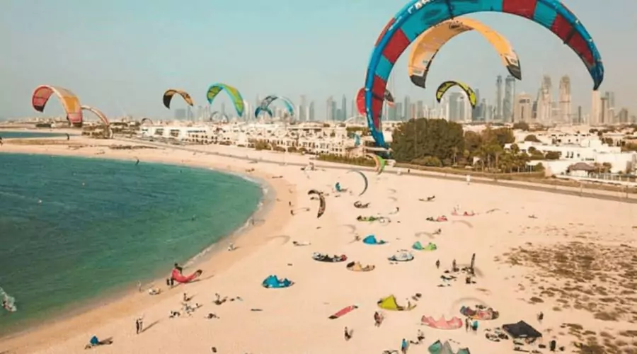 Beaches: Relax on Jumeirah Beach and Kite Beach