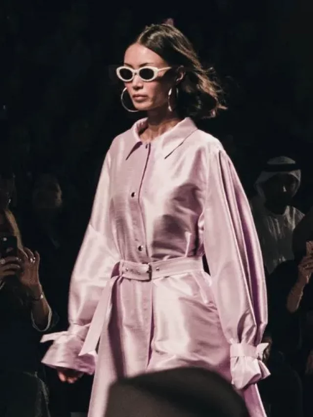The future of fashion shows looks like a dazzling mix of virtual reality runways and the use of holograms that transports the audience to a whole new level of immersive viewing experience. (1)