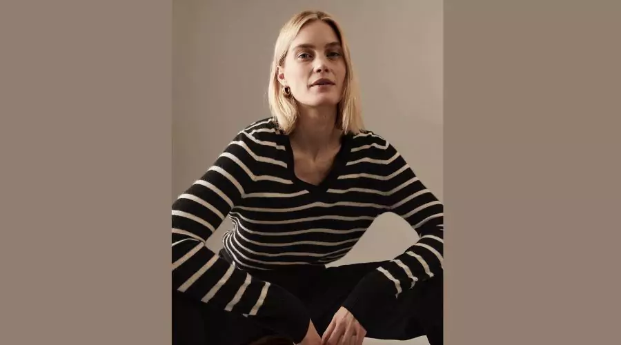 Pure cashmere striped v-neck jumper