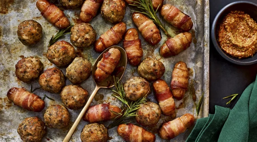 M&S British 32 Piece Garnish Selection